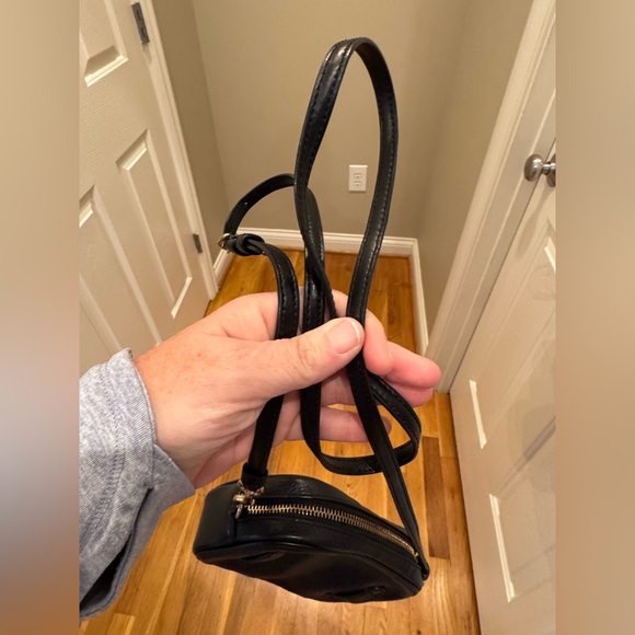 Coach - Mini Jamie Camera/Belt Bag - Black Pebbled Leather 2020- EUC - Picture 9 of 9